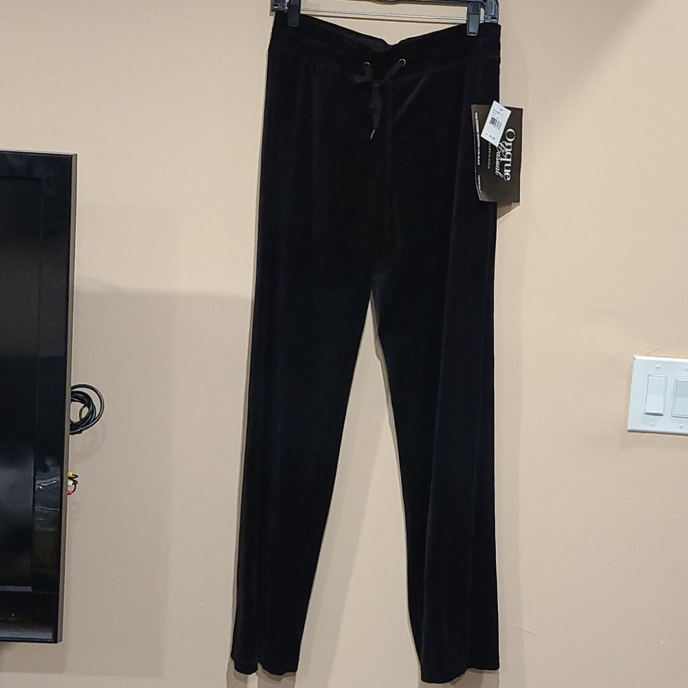 NWT Onque black velour pants size M